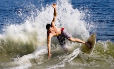 开云体育下载-当波士顿的绿色浪潮席卷天山，王哲林在虚拟巅峰战中重定义统治力