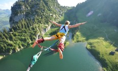 开云体育app-跨越时空的传奇对撞，莱万一锤定音定乾坤