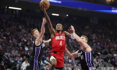 开云APP-火箭队遭遇三连败，面临季后赛前景堪忧