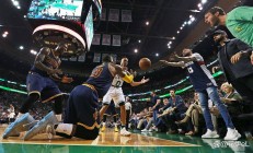 开云体育在线-勇士外线手感火热，击败猛龙晋级总决赛