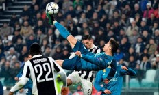 开云体育官网-欧亚球队在比赛中奋力拼搏，绝不放弃