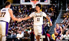 开云体育平台APP-关于中锋频频得分，助队夺得重要胜利的信息