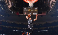 开云体育在线-三分失准！广州队遭国王内线碾压 王哲林狂砍38+17状态爆棚