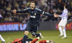 开云体育登录-从伦敦硬地到巴黎红土，兹维列夫的时空统治力如何重新定义网球疆界