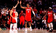 开云体育官方网站-包含爵士客场不敌火箭，遭遇连败下场赛季濒危的词条