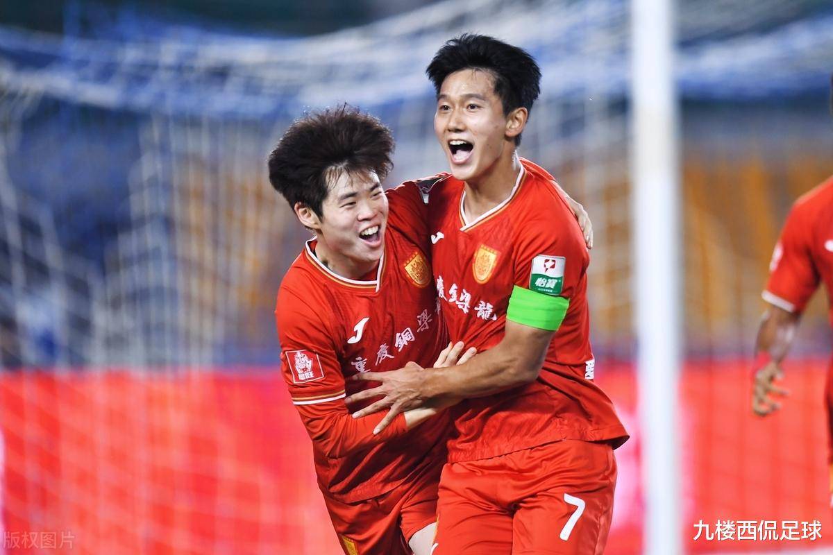 包含纷纷点赞！国内球队在亚洲足球场上高歌猛进的词条