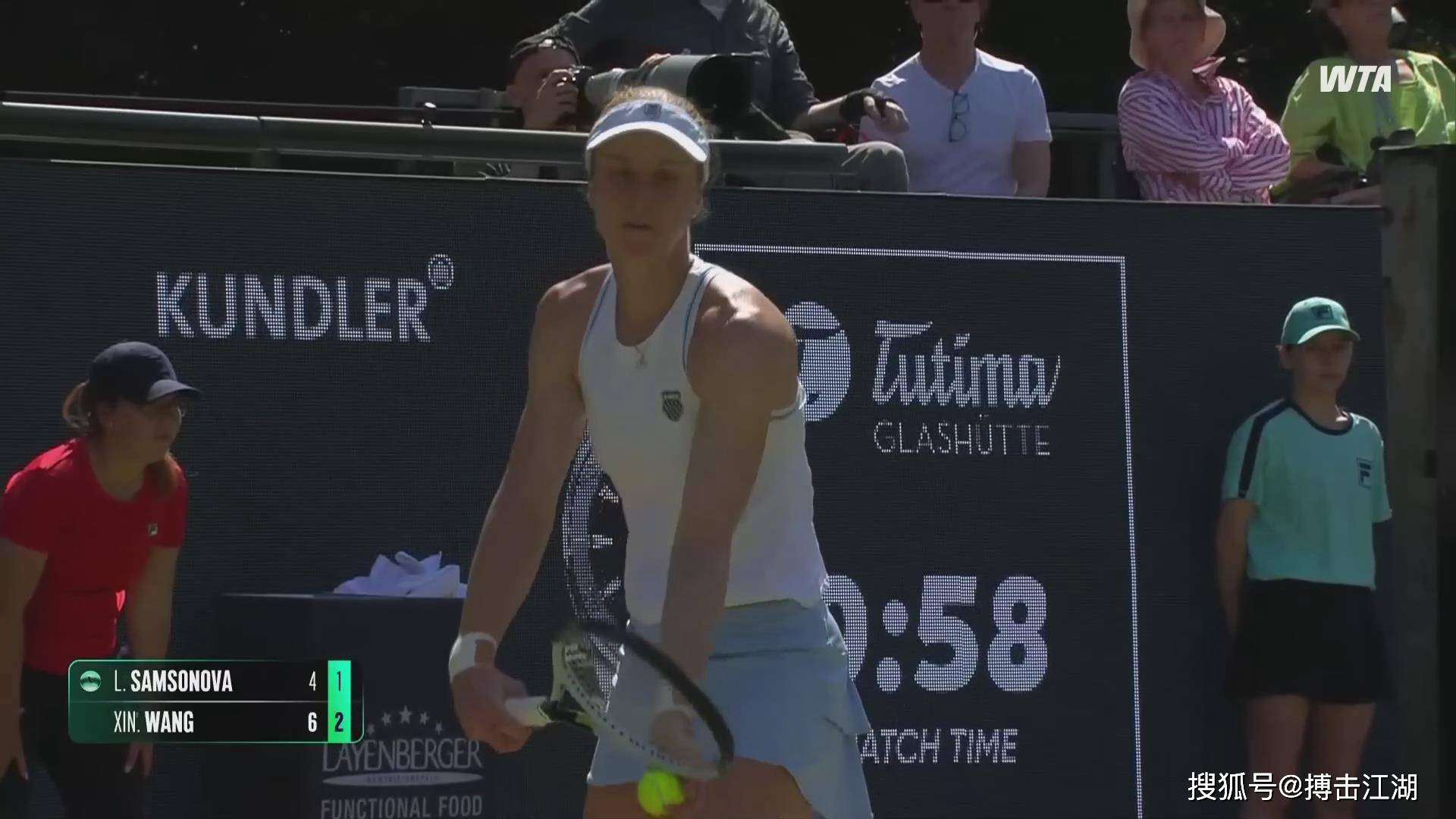 包含美国女子篮球队成功晋级半决赛，实力碾压对手的词条