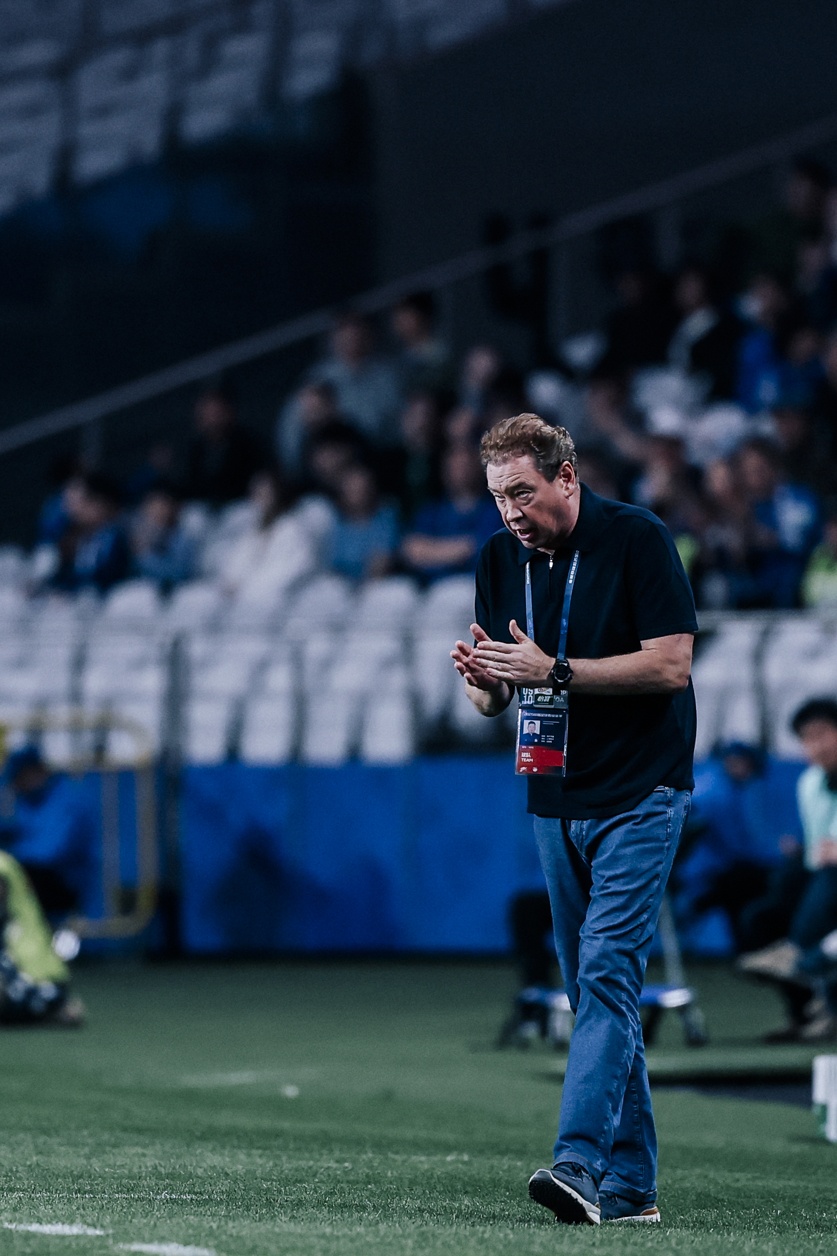 考布伊井级与泽兰高斯交阵全取三分，仅略积分榜榜首的简单介绍