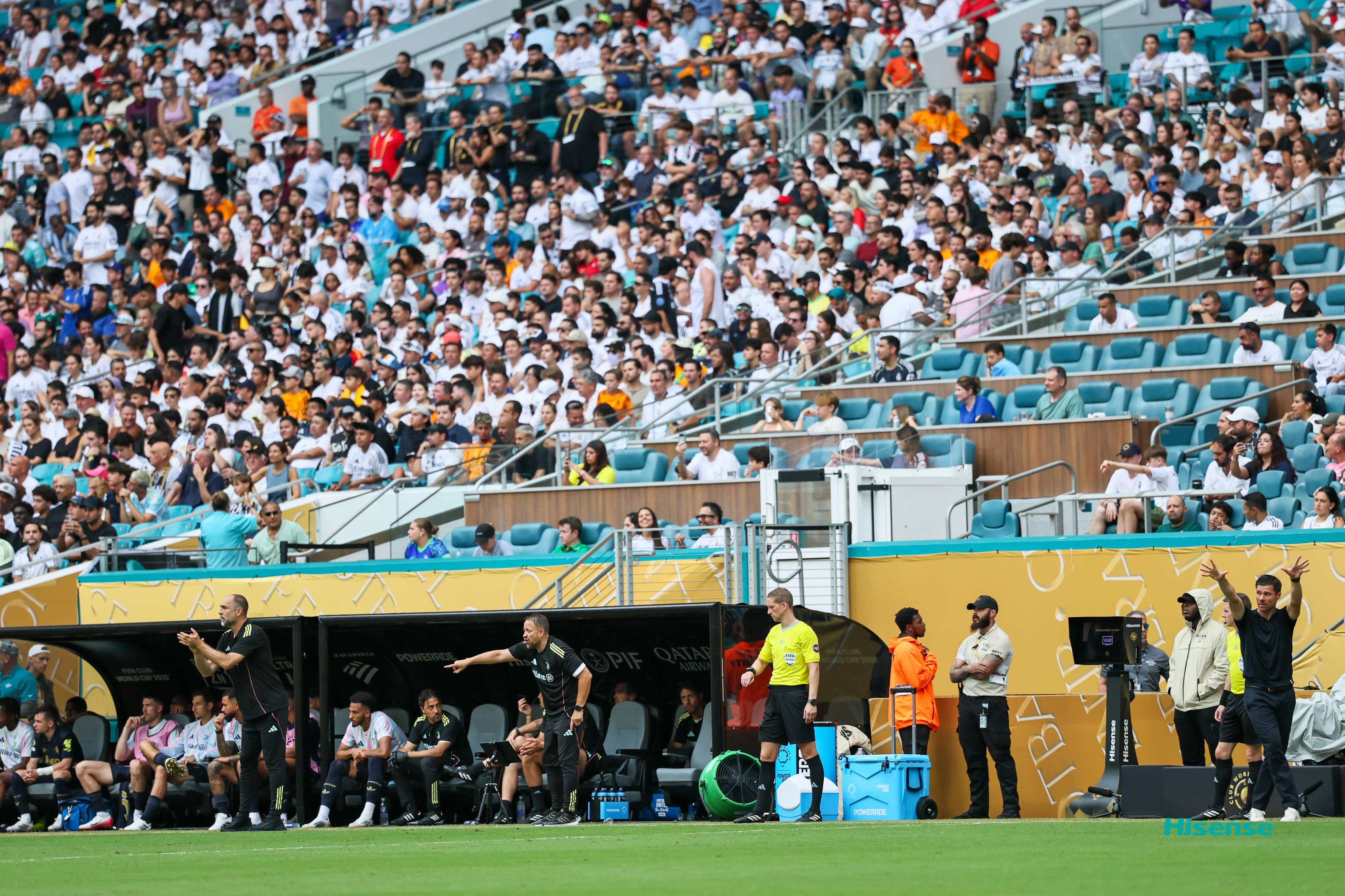 皇马主场热血，球迷期待胜利的到来