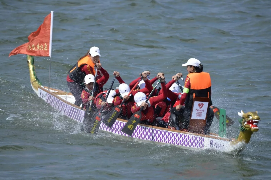 南京队面对劲旅，拼尽全力挑战对手