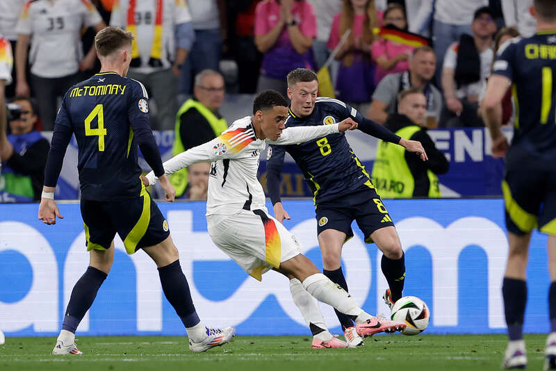 德国大胜北爱尔兰,全取三分加强领先 德国大胜北爱尔兰,全取三分加强领先