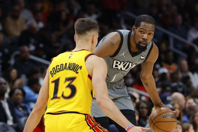 篮网客场不敌老鹰,遭遇两连败 篮网客场不敌老鹰,遭遇两连败