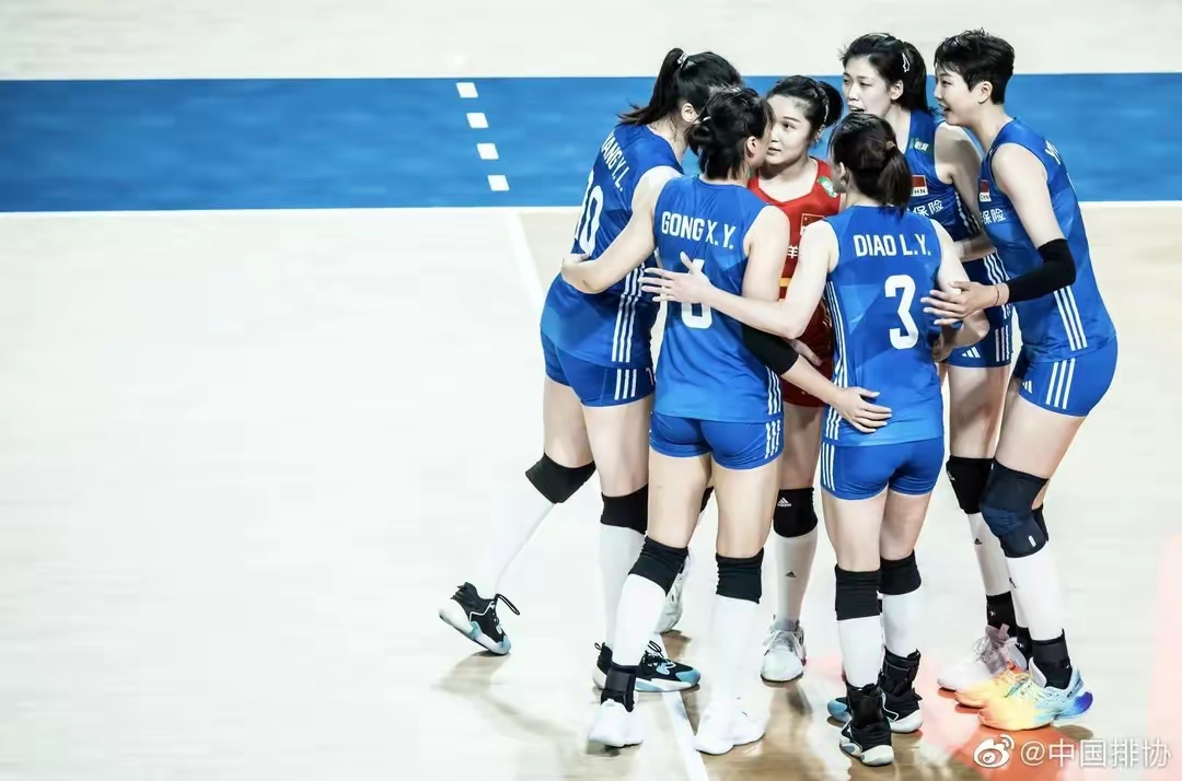 河南主力球员赛前受伤，教练寻找替补方案的简单介绍