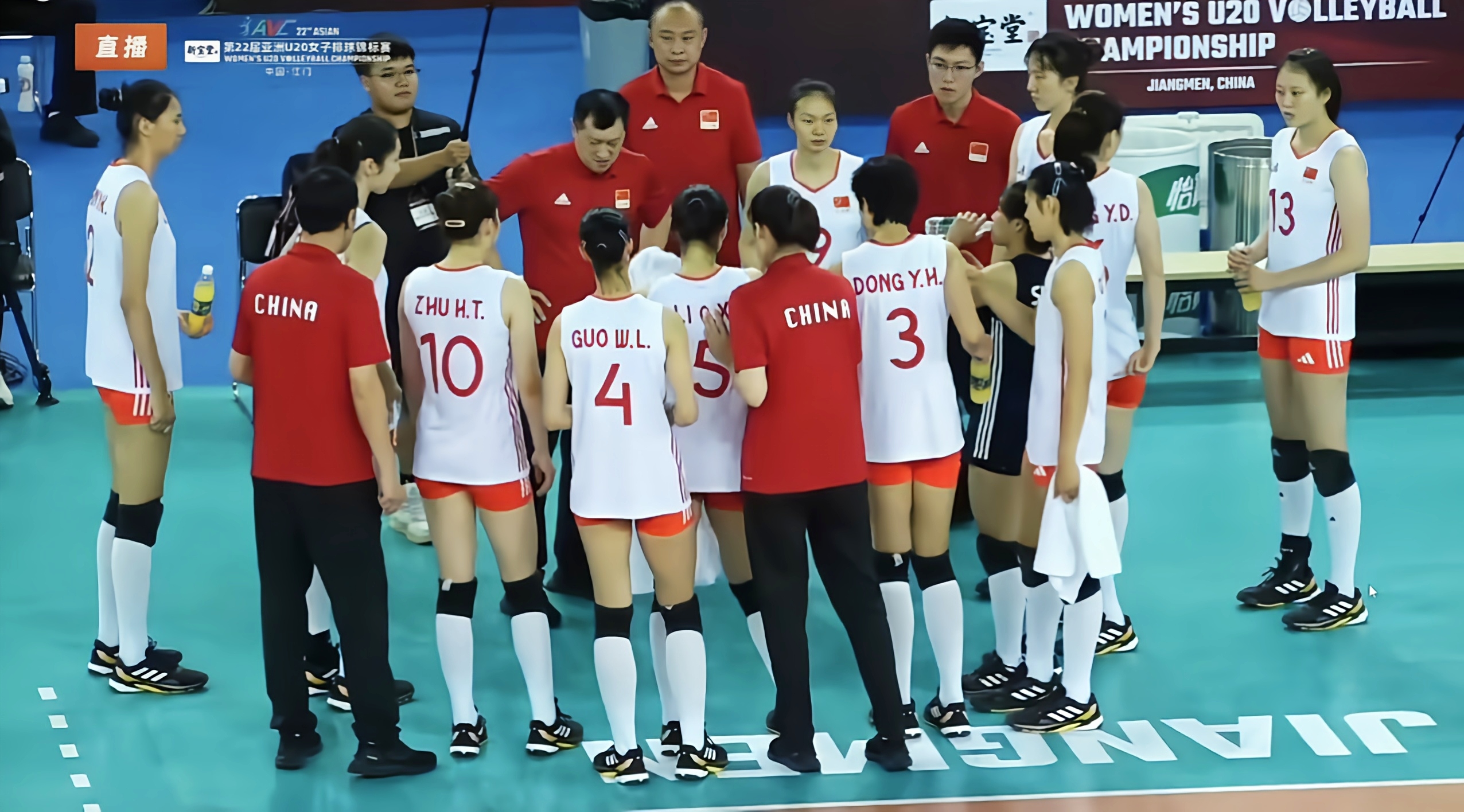 河南主力球员赛前受伤，教练寻找替补方案的简单介绍