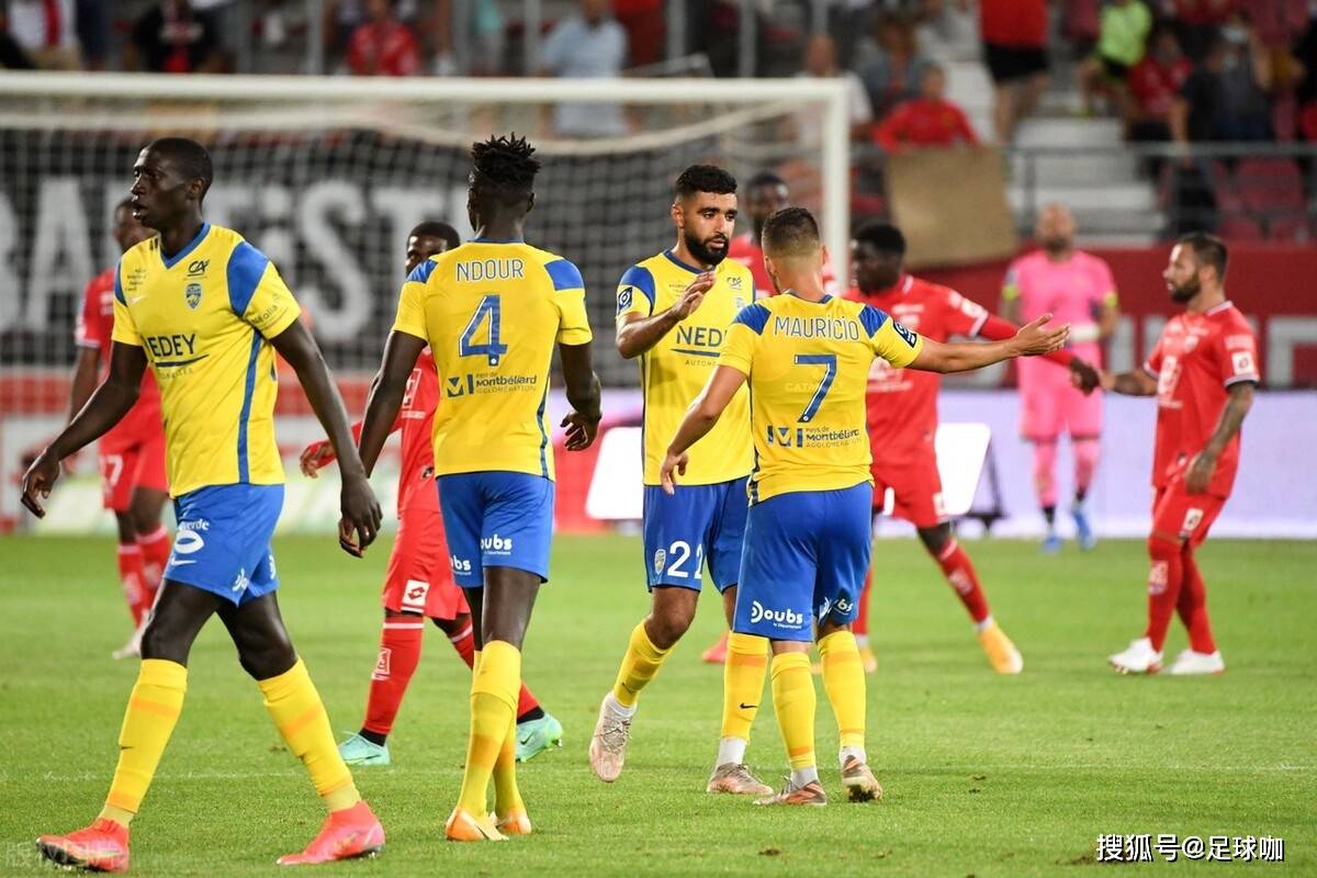 甘冈足球俱乐部稳定发挥，保持不败势头