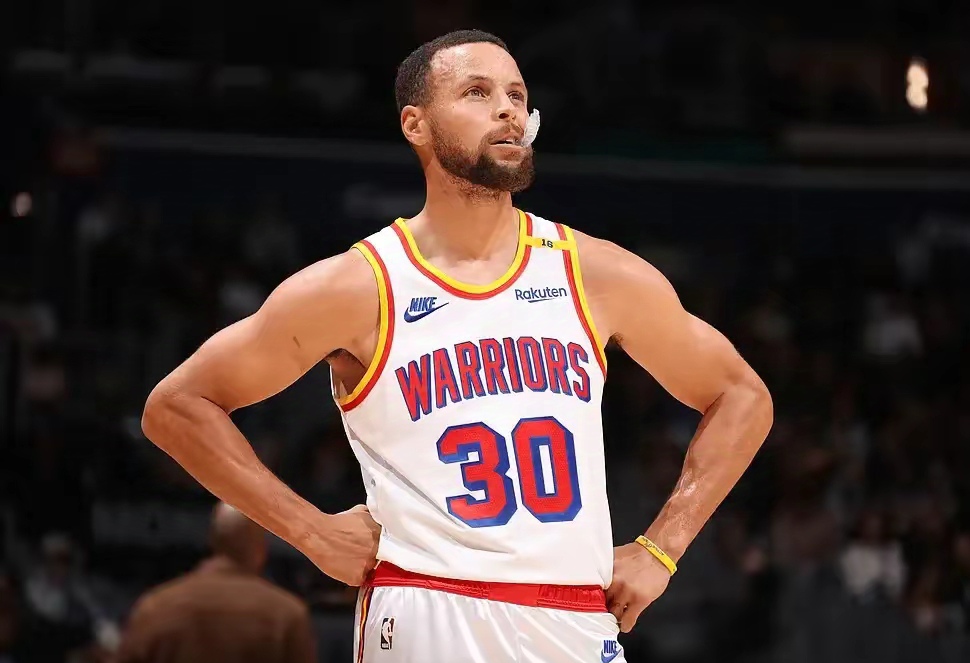 关于勇士迎战奇才:库里再度碰撞卡尔德隆的信息 关于勇士迎战奇才:库里再度碰撞卡尔德隆的信息