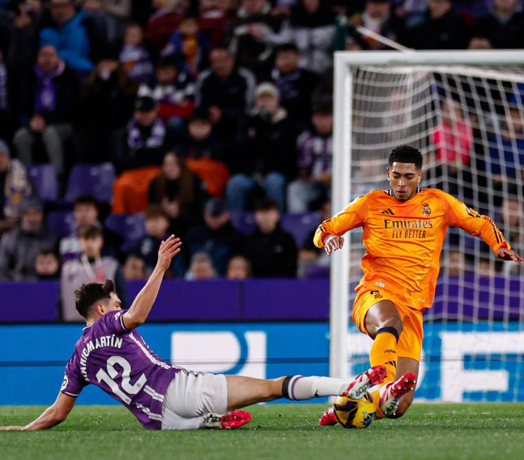 强力前锋再创佳绩,助球队领先对手的简单介绍 强力前锋再创佳绩,助球队领先对手的简单介绍