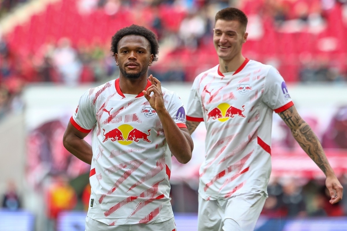 南安普顿客场逼平布莱顿，保持不败连胜