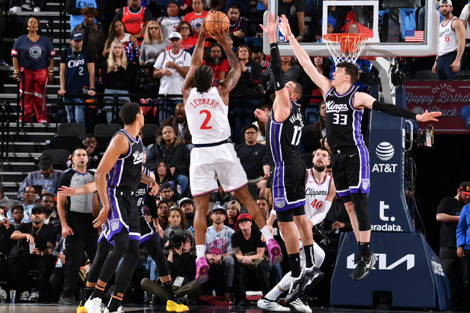 包含篮网遭遇三连败伦纳德为快船绝杀的词条