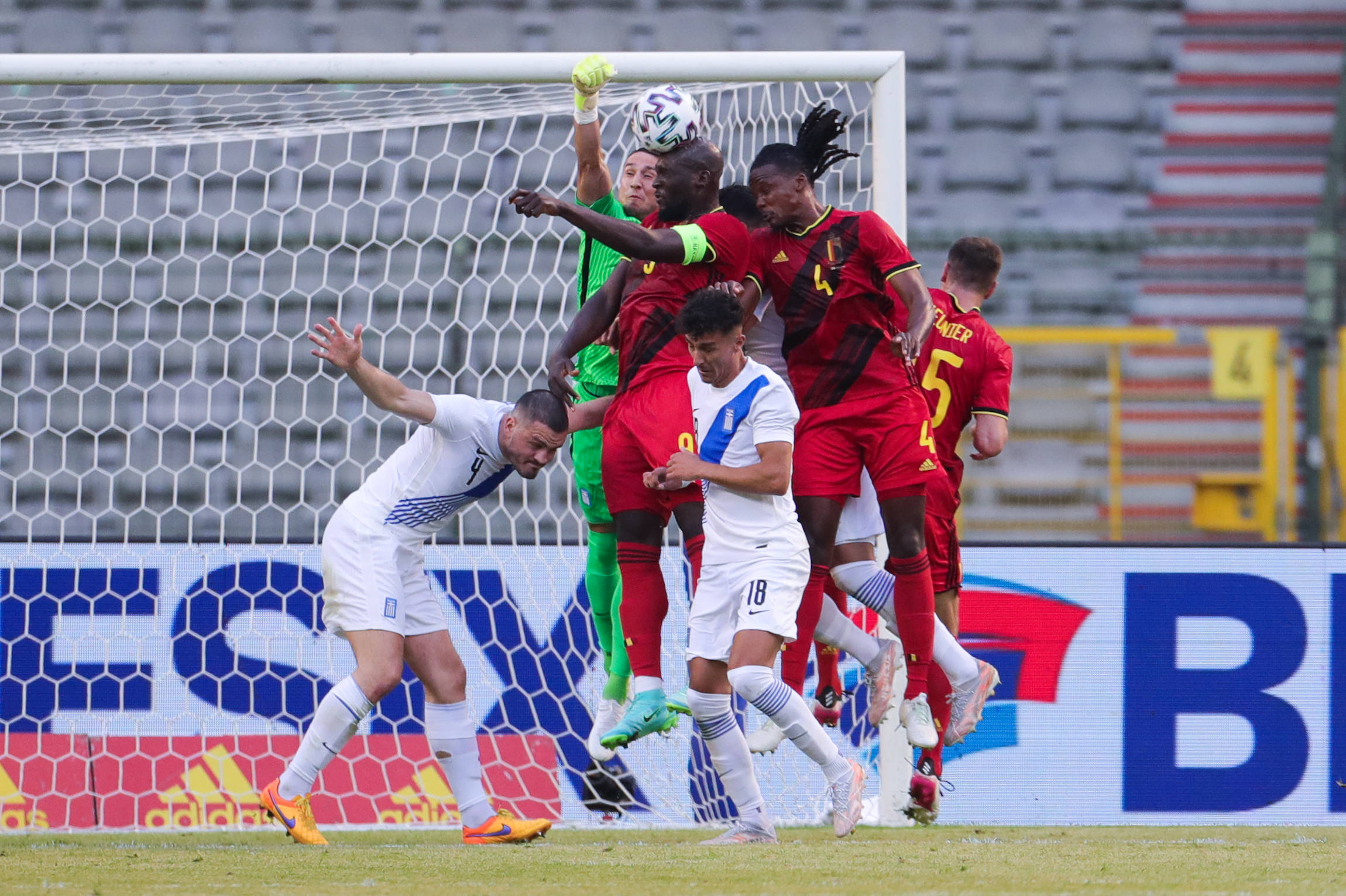 比利时惨败希腊，前景堪忧