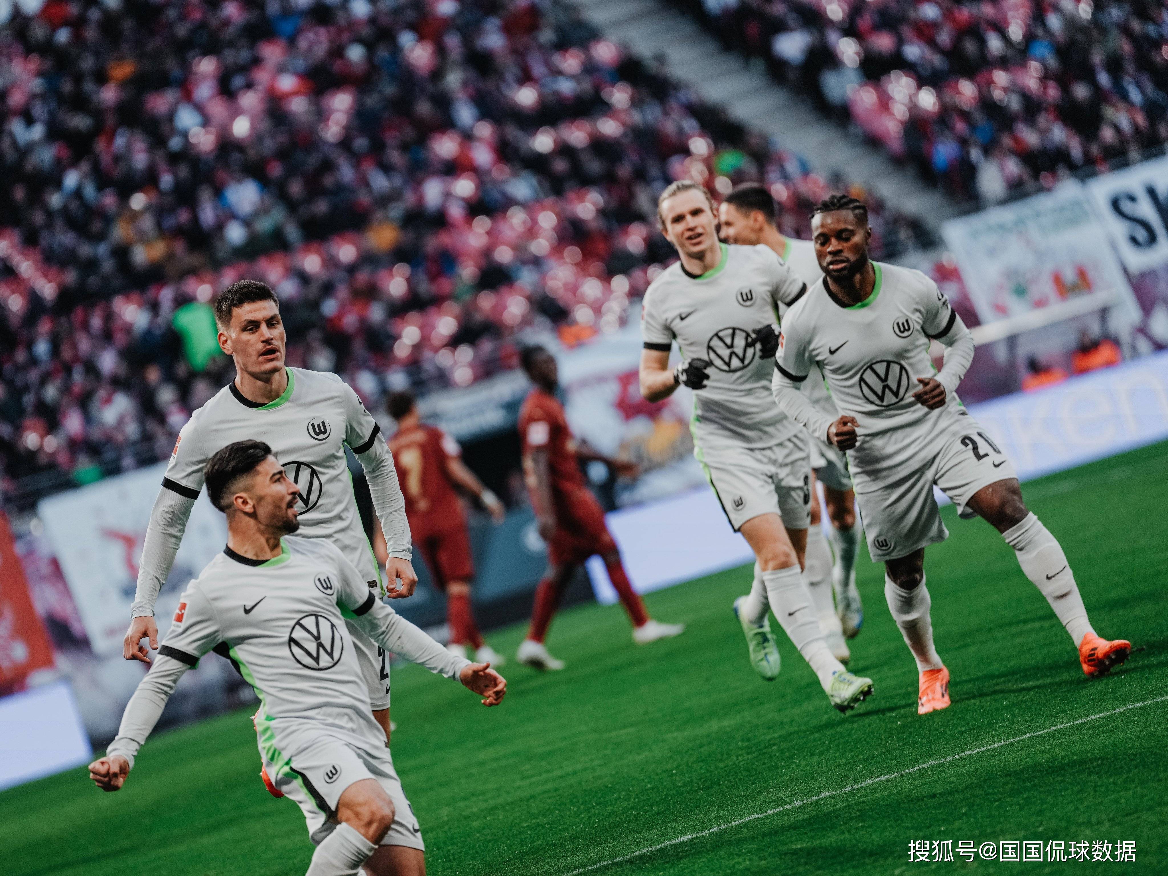 弗赖堡客场大胜，登上德甲积分榜前列