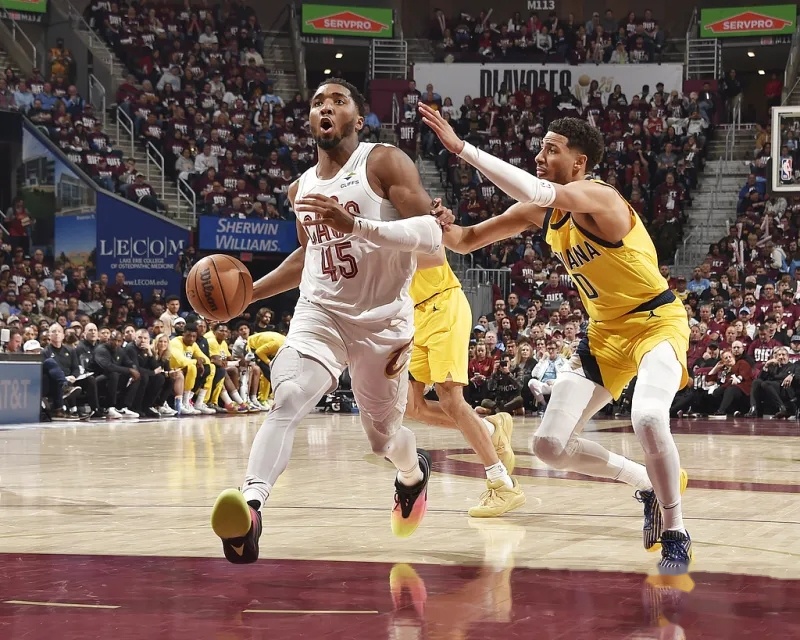 热火队力克魔术，东部首轮领先1-0