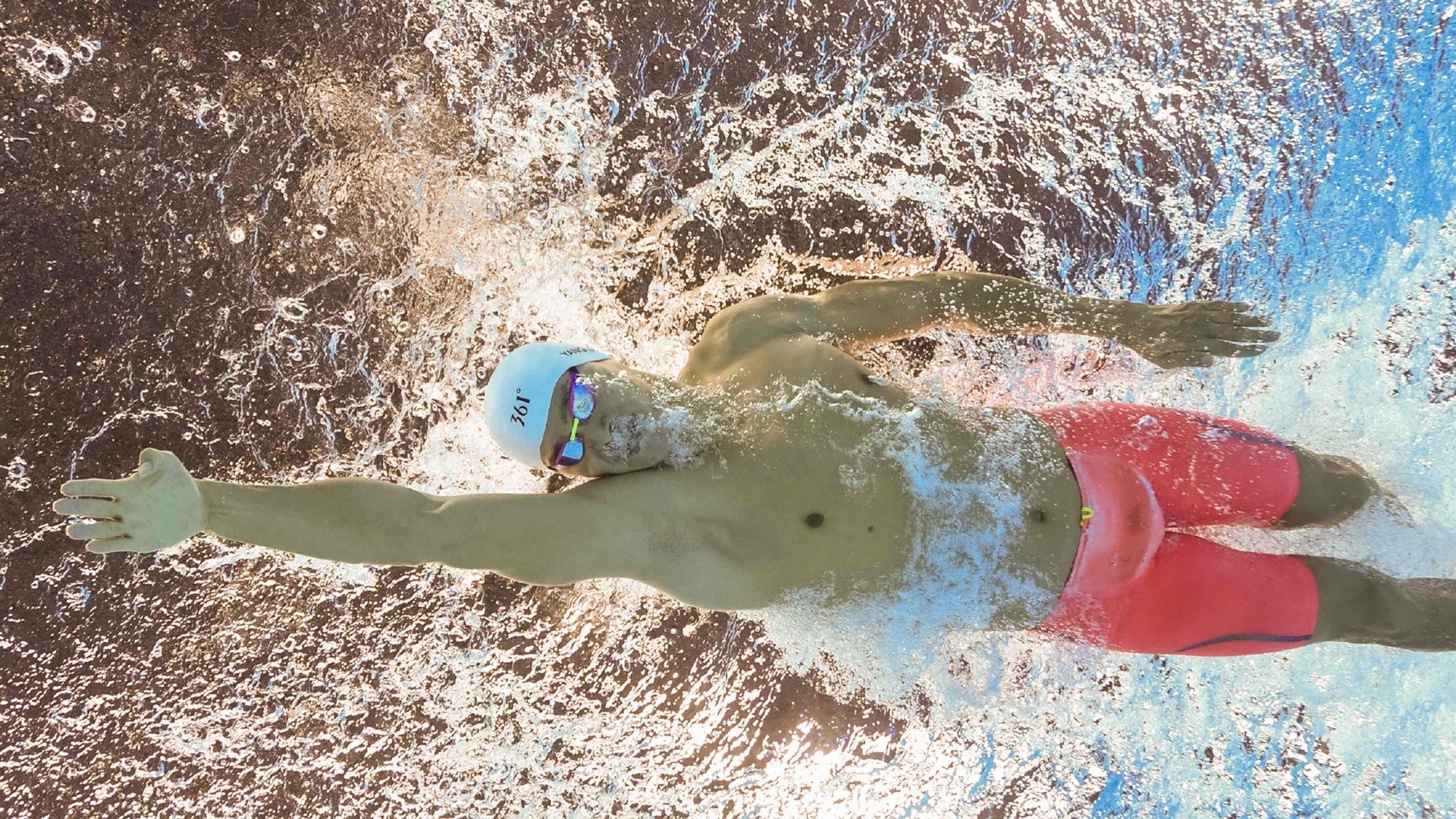 极速对轰，当F1争冠赛道与篮球绝杀瞬间共振