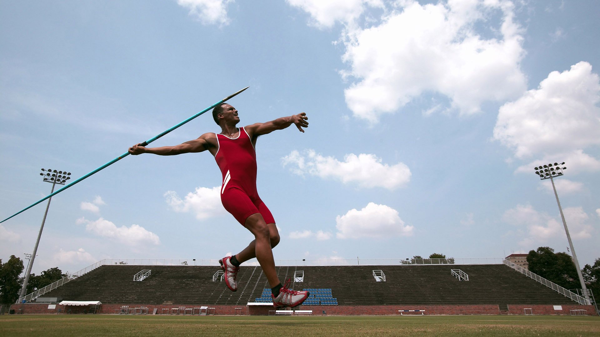 体育精神的共相，当德国战车熄火与羽毛球拍挥起同一阵风
